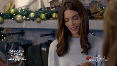 Ashley-Greene-dot-nl_ALittleChristmasCharm0627.jpg