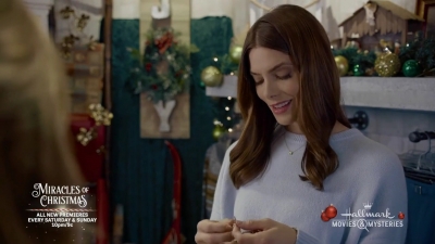 Ashley-Greene-dot-nl_ALittleChristmasCharm0636.jpg