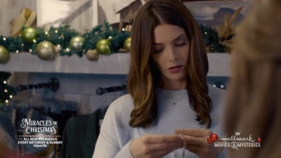 Ashley-Greene-dot-nl_ALittleChristmasCharm0641.jpg