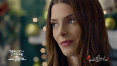 Ashley-Greene-dot-nl_ALittleChristmasCharm0653.jpg