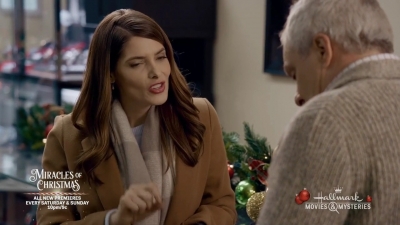 Ashley-Greene-dot-nl_ALittleChristmasCharm0743.jpg