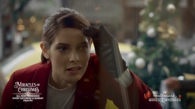 Ashley-Greene-dot-nl_ALittleChristmasCharm0863.jpg