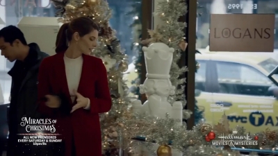 Ashley-Greene-dot-nl_ALittleChristmasCharm0872.jpg