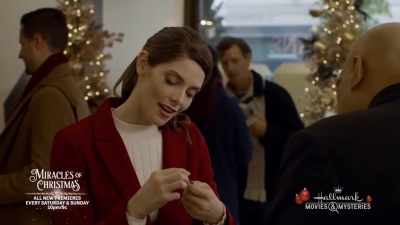 Ashley-Greene-dot-nl_ALittleChristmasCharm0920.jpg