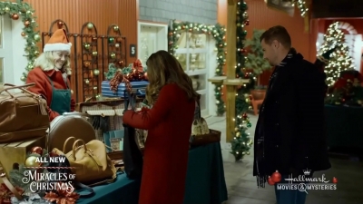 Ashley-Greene-dot-nl_ALittleChristmasCharm1740.jpg