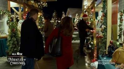 Ashley-Greene-dot-nl_ALittleChristmasCharm1749.jpg