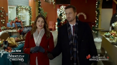 Ashley-Greene-dot-nl_ALittleChristmasCharm1752.jpg