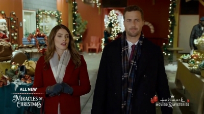 Ashley-Greene-dot-nl_ALittleChristmasCharm1753.jpg