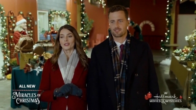 Ashley-Greene-dot-nl_ALittleChristmasCharm1755.jpg