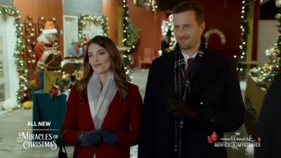 Ashley-Greene-dot-nl_ALittleChristmasCharm1756.jpg