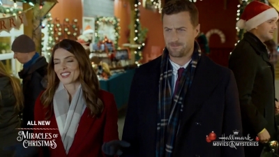 Ashley-Greene-dot-nl_ALittleChristmasCharm1760.jpg