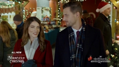 Ashley-Greene-dot-nl_ALittleChristmasCharm1761.jpg