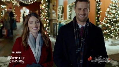 Ashley-Greene-dot-nl_ALittleChristmasCharm1776.jpg