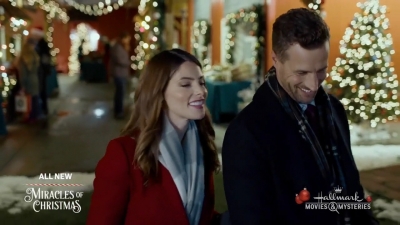 Ashley-Greene-dot-nl_ALittleChristmasCharm1777.jpg