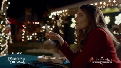 Ashley-Greene-dot-nl_ALittleChristmasCharm1781.jpg