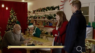 Ashley-Greene-dot-nl_ALittleChristmasCharm1904.jpg
