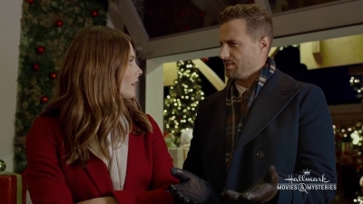 Ashley-Greene-dot-nl_ALittleChristmasCharm1917.jpg