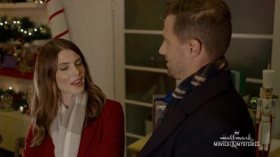 Ashley-Greene-dot-nl_ALittleChristmasCharm1919.jpg