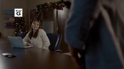 Ashley-Greene-dot-nl_ALittleChristmasCharm1939.jpg