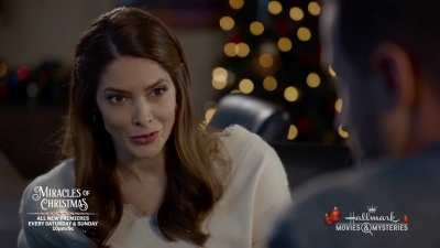 Ashley-Greene-dot-nl_ALittleChristmasCharm2012.jpg