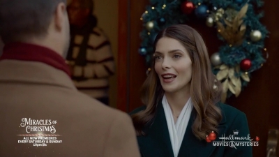 Ashley-Greene-dot-nl_ALittleChristmasCharm2217.jpg