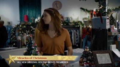 Ashley-Greene-dot-nl_ALittleChristmasCharm2259.jpg