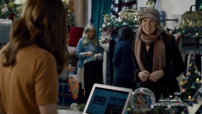 Ashley-Greene-dot-nl_ALittleChristmasCharm2282.jpg
