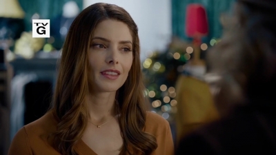 Ashley-Greene-dot-nl_ALittleChristmasCharm2310.jpg