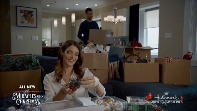 Ashley-Greene-dot-nl_ALittleChristmasCharm2577.jpg