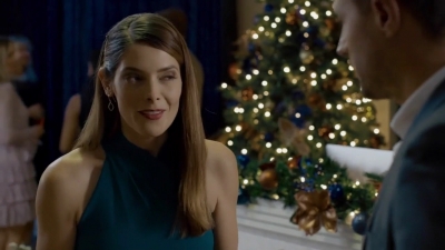 Ashley-Greene-dot-nl_ALittleChristmasCharm2995.jpg