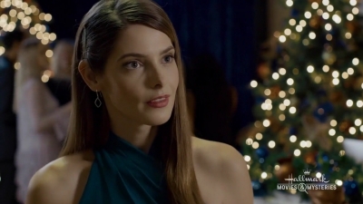 Ashley-Greene-dot-nl_ALittleChristmasCharm3011.jpg