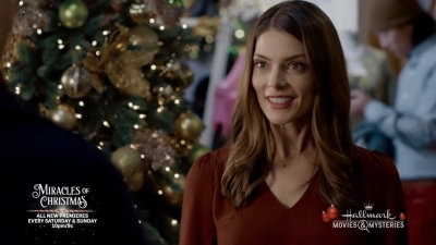 Ashley-Greene-dot-nl_ALittleChristmasCharm3228.jpg