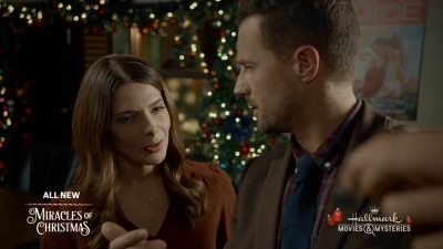 Ashley-Greene-dot-nl_ALittleChristmasCharm3575.jpg