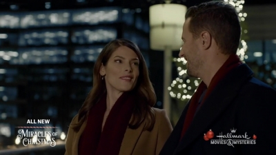 Ashley-Greene-dot-nl_ALittleChristmasCharm3616.jpg
