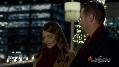 Ashley-Greene-dot-nl_ALittleChristmasCharm3617.jpg