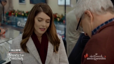 Ashley-Greene-dot-nl_ALittleChristmasCharm3782.jpg