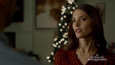 Ashley-Greene-dot-nl_ALittleChristmasCharm3950.jpg