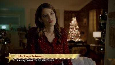 Ashley-Greene-dot-nl_ALittleChristmasCharm3986.jpg