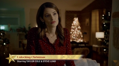 Ashley-Greene-dot-nl_ALittleChristmasCharm3988.jpg