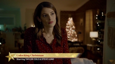 Ashley-Greene-dot-nl_ALittleChristmasCharm3991.jpg