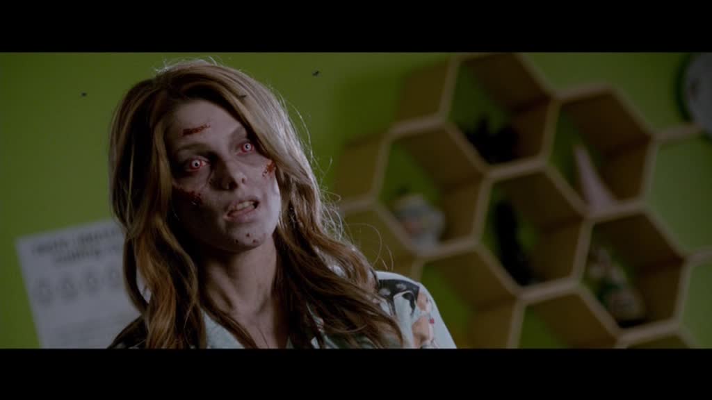 Ashley-Greene-dot-nl-BuryingTheEx01312.jpg