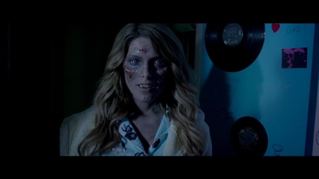 Ashley-Greene-dot-nl-BuryingTheEx01454.jpg