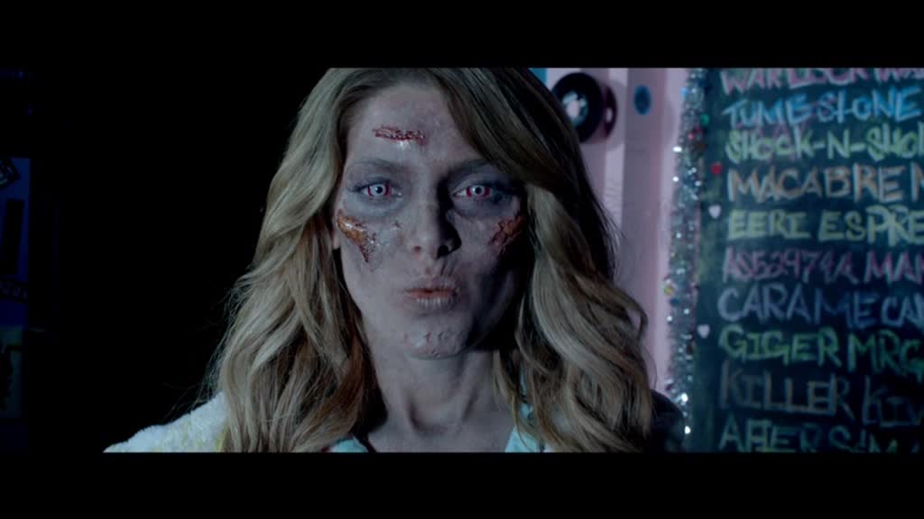Ashley-Greene-dot-nl-BuryingTheEx01456.jpg