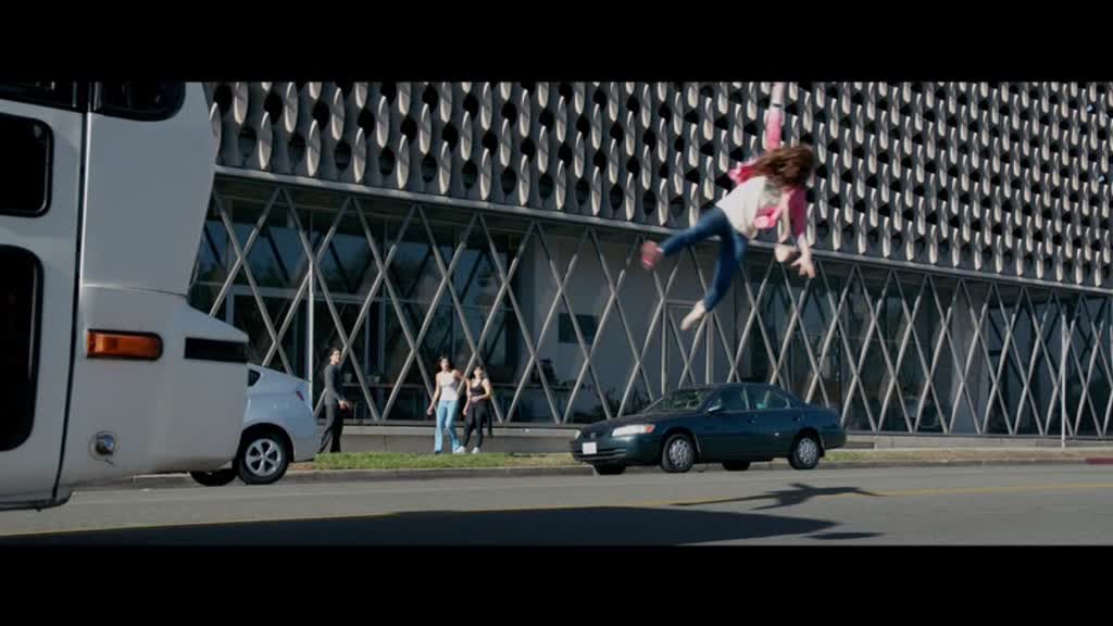 Ashley-Greene-dot-nl-BuryingTheEx_Trailer00015.jpg