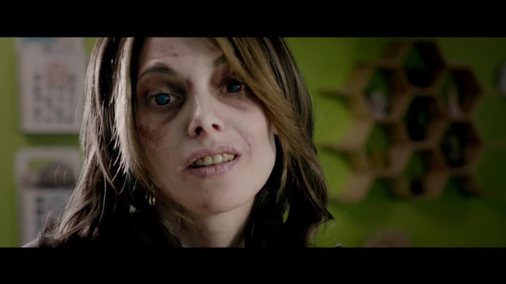 Ashley-Greene-dot-nl-BuryingTheEx_Trailer00017.jpg