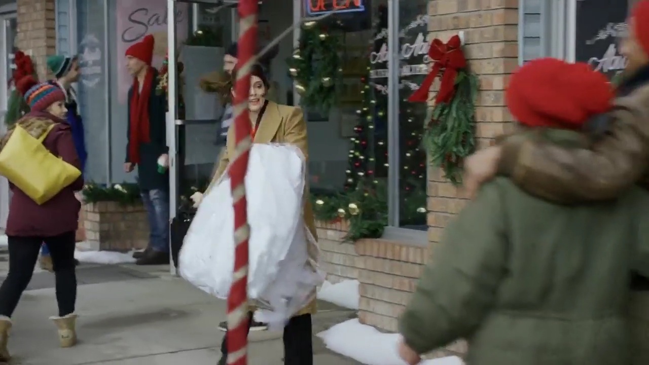 Ashley-Greene-dot-nl_ChristmasOnMyMind0032.jpg