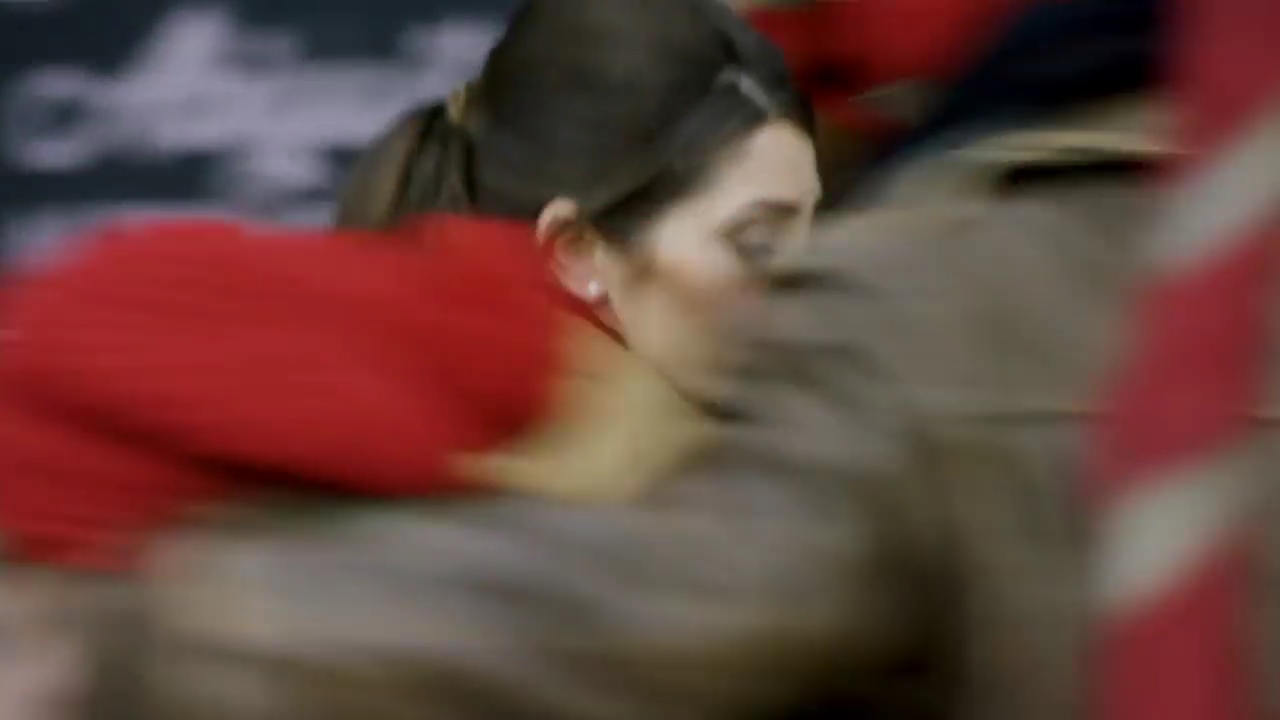Ashley-Greene-dot-nl_ChristmasOnMyMind0033.jpg