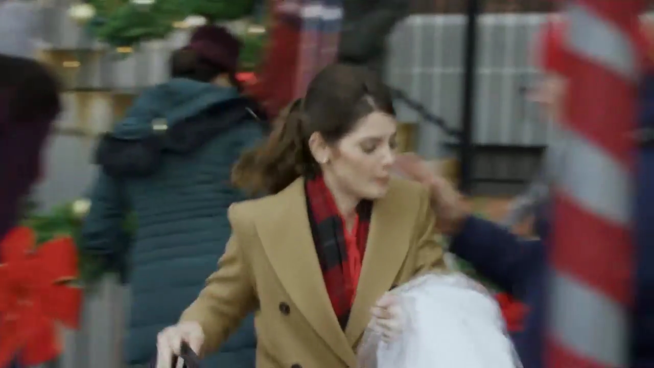 Ashley-Greene-dot-nl_ChristmasOnMyMind0035.jpg