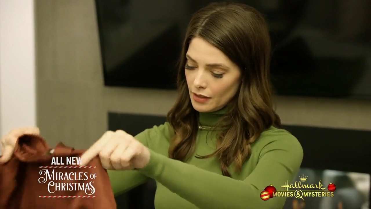 Ashley-Greene-dot-nl_ChristmasOnMyMind1101.jpg