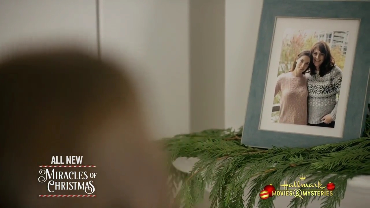 Ashley-Greene-dot-nl_ChristmasOnMyMind1317.jpg Ashley-Greene-dot-nl_ChristmasOnMyMind1317.jpg